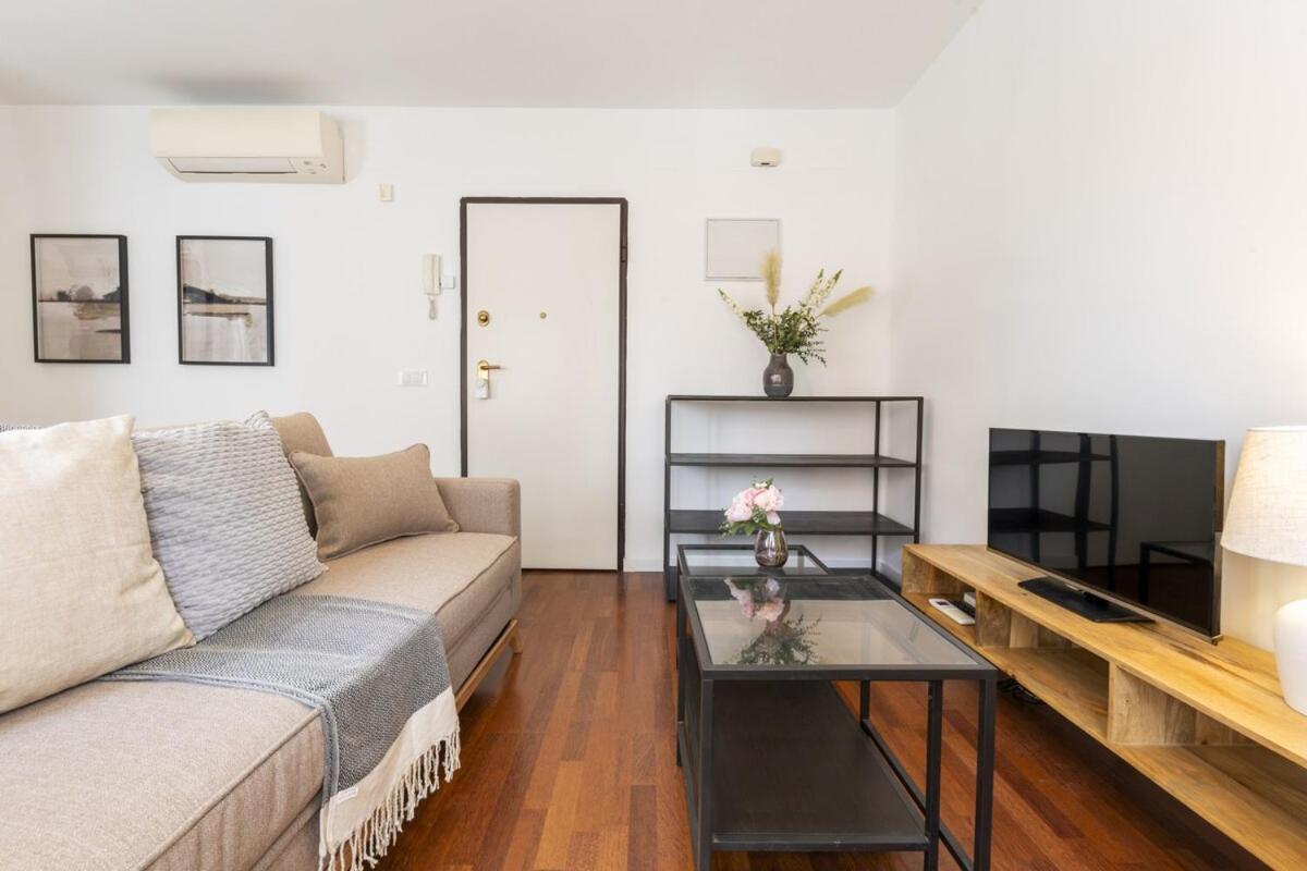Apartamento For Acogedor De 1 Temporal Mal72b Madrid